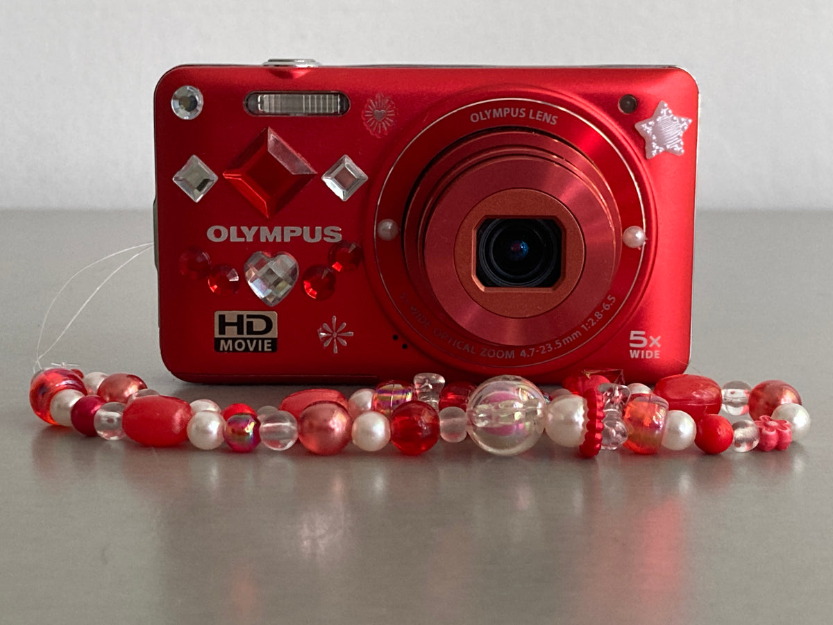 Olympus VG-160 14MP Digital Camera