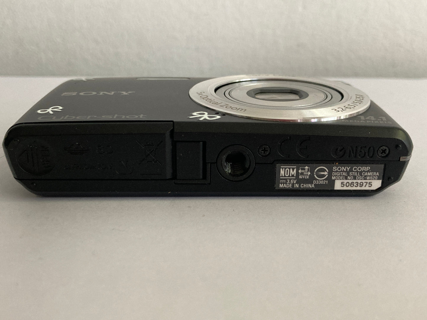 Sony Cyber-Shot DSC-W620 14MP Digital Camera