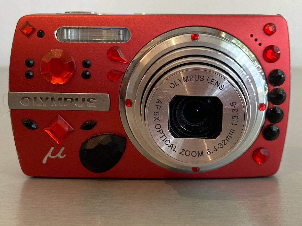 Olympus MJU 820 Red 8MP Digital Camera