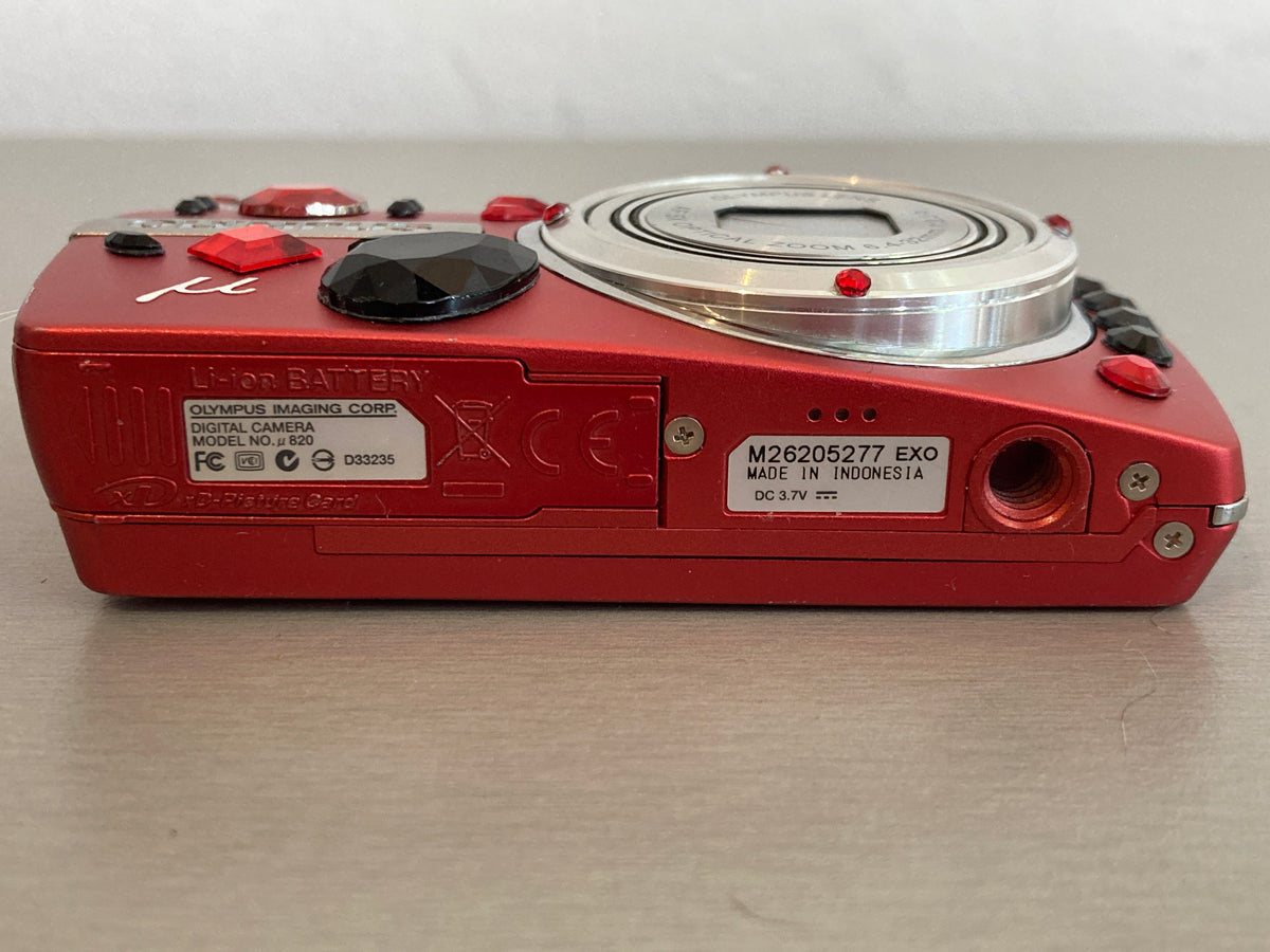 Olympus MJU 820 Red 8MP Digital Camera
